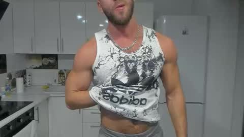 Strong Arni online show from 02-09-25, 04:50