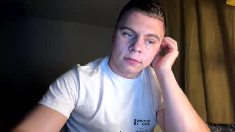 Snapshot of strong_baby chatting on 11-23-25, 06:52 Strong Baby online show from 11-23-25, 06:52