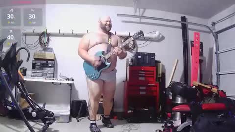 strong_bear89 online show from 04-28-26, 07:52