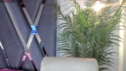 Snapshot of strong_girl_ chatting on 03-04-25, 11:08 Alexa online show from 03-04-25, 11:08