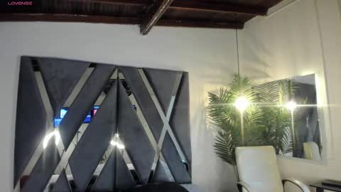 Snapshot of strong_girl_ chatting on 02-26-26, 10:58 Alexa online show from 02-26-26, 10:58