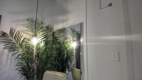 Snapshot of strong_girl_ chatting on 03-21-26, 11:04 Alexa online show from 03-21-26, 11:04