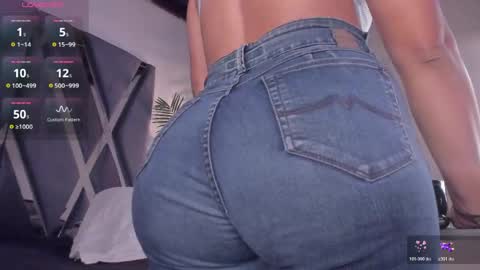 Snapshot of strong_girl_ chatting on 03-30-26, 11:11 Alexa online show from 03-30-26, 11:11