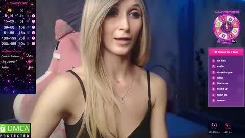 Snapshot of strongalice chatting on 03-10-26, 10:48 The best athletic body on the site online show from 03-10-26, 10:48