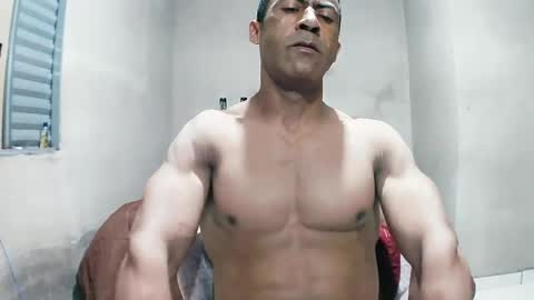 Snapshot of strongdaddyfantastic chatting on 06-25-26, 11:42 strongdaddyfantastic online show from 06-25-26, 11:42