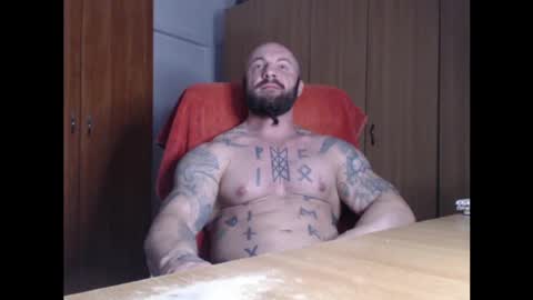Snapshot of strongivan chatting on 04-21-26, 06:01 StrongIvan online show from 04-21-26, 06:01