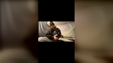 Snapshot of strumie3534336684 chatting on 11-27-25, 05:15 strumie3534336684 online show from 11-27-25, 05:15