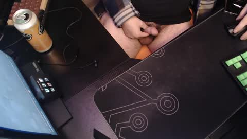 stud69861714 online show from 12-15-24, 06:29