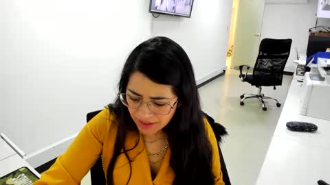 Snapshot of studcb_ chatting on 01-30-25, 06:00 studcb_ online show from 01-30-25, 06:00