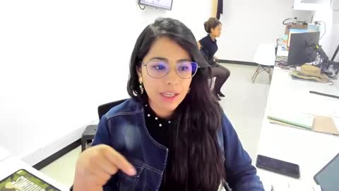 Snapshot of studcb_ chatting on 02-28-25, 09:33 studcb_ online show from 02-28-25, 09:33