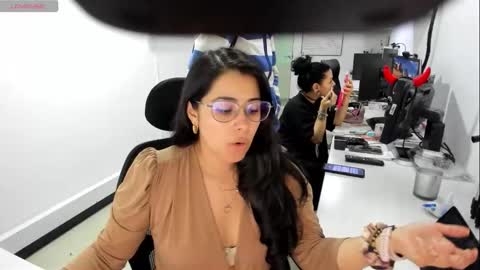 Snapshot of studcb_ chatting on 10-20-25, 10:32 studcb_ online show from 10-20-25, 10:32