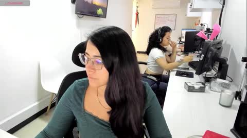 Snapshot of studcb_ chatting on 10-22-25, 03:45 studcb_ online show from 10-22-25, 03:45