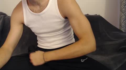 Snapshot of studfromparis chatting on 12-03-24, 12:27 Stud From Paris online show from 12-03-24, 12:27