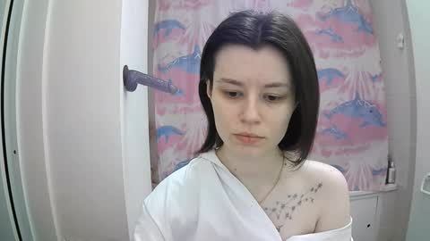 Snapshot of style_bliss chatting on 10-12-25, 01:32 Eva online show from 10-12-25, 01:32