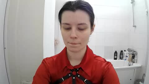 Snapshot of style_bliss chatting on 11-10-25, 03:33 Eva online show from 11-10-25, 03:33