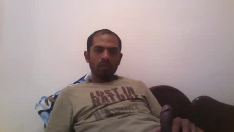 Snapshot of stylish0000008 chatting on 10-21-25, 04:41 Indian Couple online show from 10-21-25, 04:41