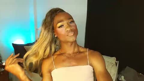 Suanny Klatten  It is my account independent  online show from 03-22-26, 07:06