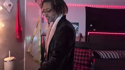 Hot Chocolate online show from 11-30-25, 09:41