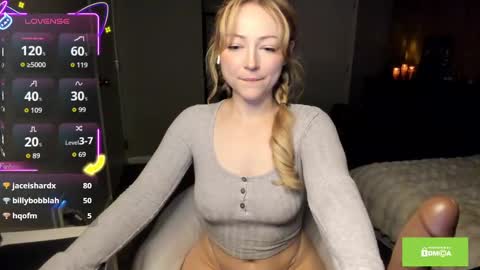 Snapshot of sub_button chatting on 10-08-25, 09:45 Button online show from 10-08-25, 09:45