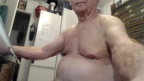 Snapshot of subibuns chatting on 11-17-25, 07:14 Marcel online show from 11-17-25, 07:14