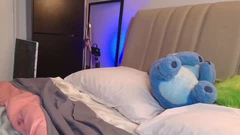 Zoe online show from 05-04-26, 03:24
