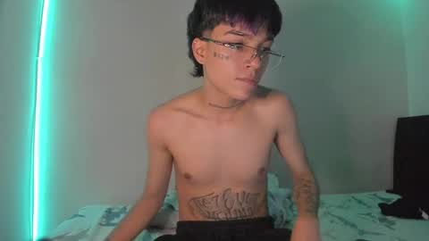 Snapshot of submissive_boyy_ chatting on 01-25-25, 05:08 nico online show from 01-25-25, 05:08