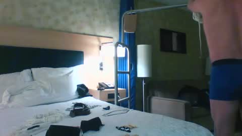 Snapshot of suboutdoors11 chatting on 02-27-25, 01:16 suboutdoors11 online show from 02-27-25, 01:16