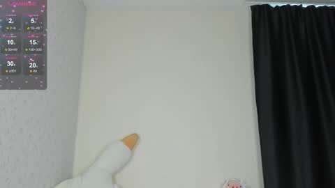 Snapshot of succubantra chatting on 10-13-25, 01:00 Chloe online show from 10-13-25, 01:00