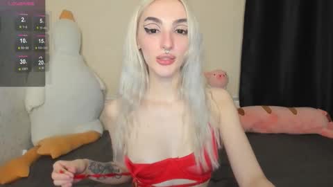 Snapshot of succubantra chatting on 10-31-25, 03:13 Chloe online show from 10-31-25, 03:13