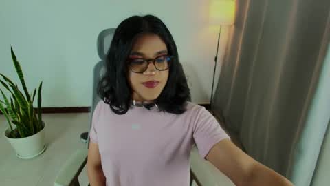 Snapshot of succubus_vitta chatting on 05-28-26, 10:51 Vitta online show from 05-28-26, 10:51