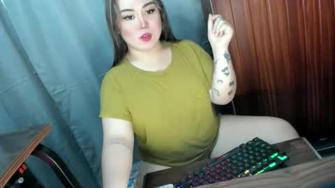 Snapshot of suckinghercock803 chatting on 03-28-26, 01:49 Millany online show from 03-28-26, 01:49