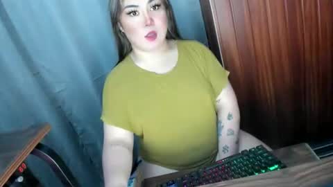 Snapshot of suckinghercock803 chatting on 04-02-26, 02:09 Millany online show from 04-02-26, 02:09