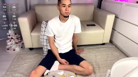 Snapshot of sue_star chatting on 12-21-24, 09:23 Emmy online show from 12-21-24, 09:23