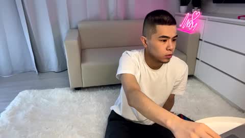 Snapshot of sue_star chatting on 02-06-25, 09:00 Emmy online show from 02-06-25, 09:00