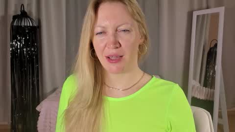 Snapshot of sugamomy chatting on 11-05-25, 01:16 sugamomy online show from 11-05-25, 01:16