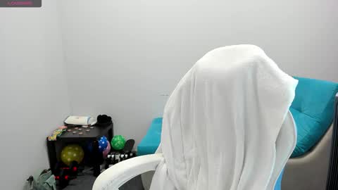 Snapshot of sugar_bunny_girl chatting on 10-29-25, 12:57 Ariana online show from 10-29-25, 12:57