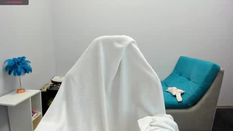 Ariana online show from 11-24-25, 02:00