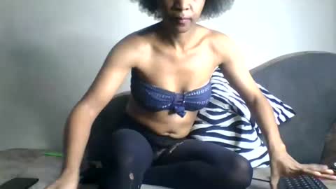 Snapshot of sugar_lace chatting on 07-12-26, 06:54 sugar online show from 07-12-26, 06:54