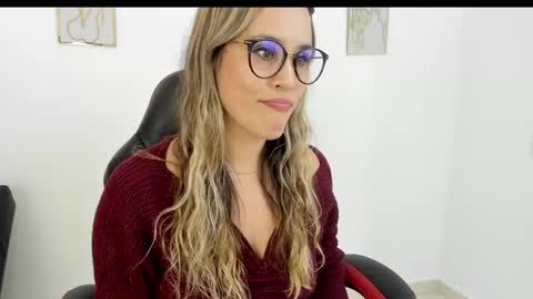 Snapshot of sugar_milff chatting on 01-28-25, 05:24 sugar_milff online show from 01-28-25, 05:24