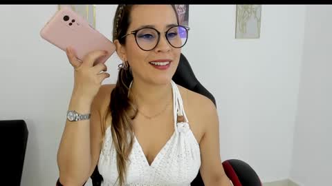 Snapshot of sugar_milff chatting on 02-26-25, 12:47 sugar_milff online show from 02-26-25, 12:47