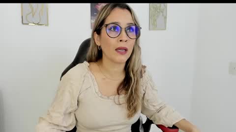 Snapshot of sugar_milff chatting on 03-11-25, 01:56 sugar_milff online show from 03-11-25, 01:56