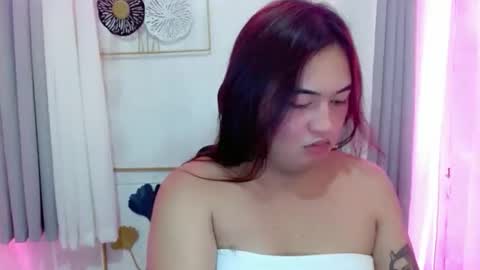 Snapshot of sugarbelle_ chatting on 03-25-26, 02:12 belle online show from 03-25-26, 02:12