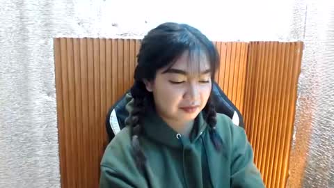 Sugar online show from 02-12-25, 04:33