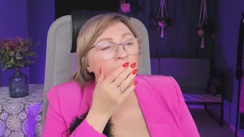 Vivien online show from 01-11-25, 06:23