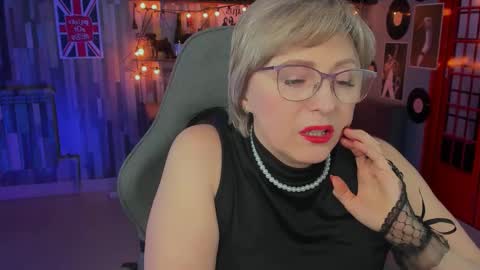 Vivien online show from 02-13-25, 07:21