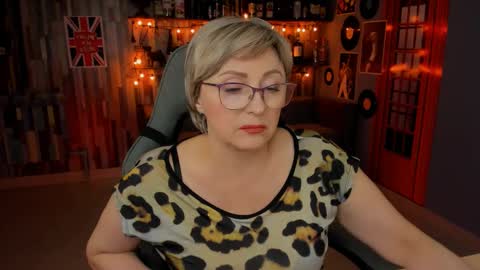 Vivien online show from 02-15-25, 07:39