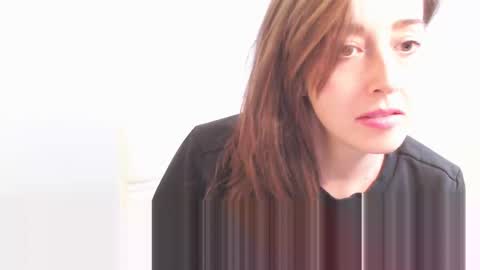 Mia online show from 01-14-25, 06:49