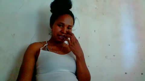 Snapshot of sukietalore chatting on 08-05-26, 11:13 SukieTalore online show from 08-05-26, 11:13