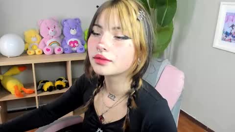 sukini_berry_ online show from 09-24-25, 01:25