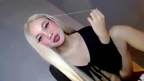 Snapshot of sultrybadbabe chatting on 10-12-25, 05:50 sultrybadbabe online show from 10-12-25, 05:50